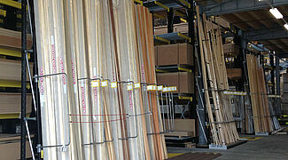 [Translate "Switzerland (DE)"] Vertikalregale im Holzhandel